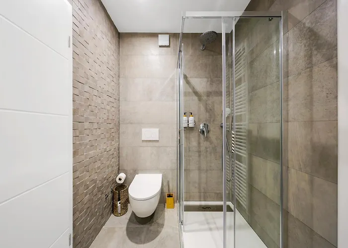 Skyzen - Walking, Mountain & River View Lägenhet