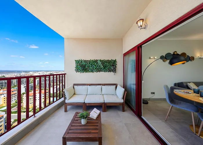 Skyzen - Walking, Mountain & River View