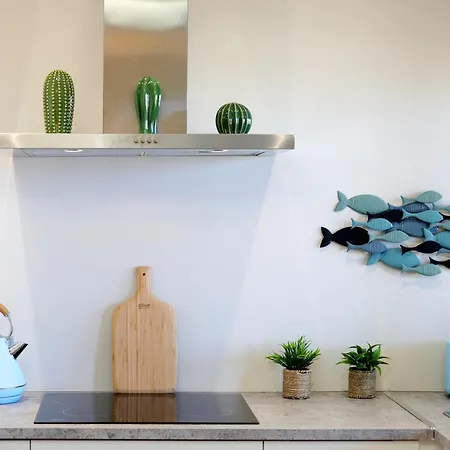 Skyzen - Walking, Mountain & River View Портиман