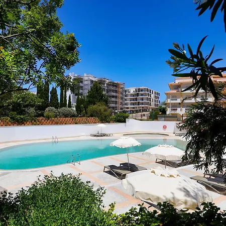 Skyzen - Walking, Mountain & River View Apartamento