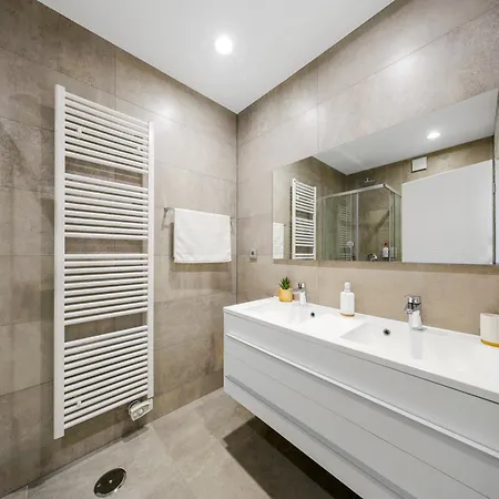 Skyzen - Walking, Mountain & River View